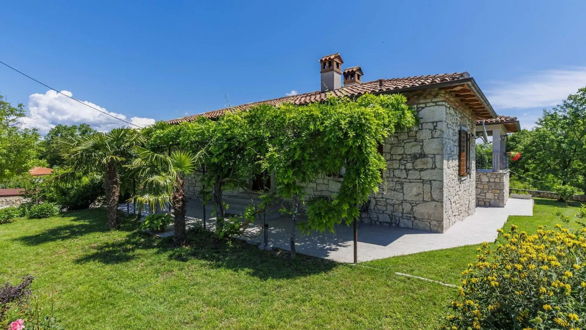 Holiday Home Old Stone Villa By Interhome Nedescina 0*,