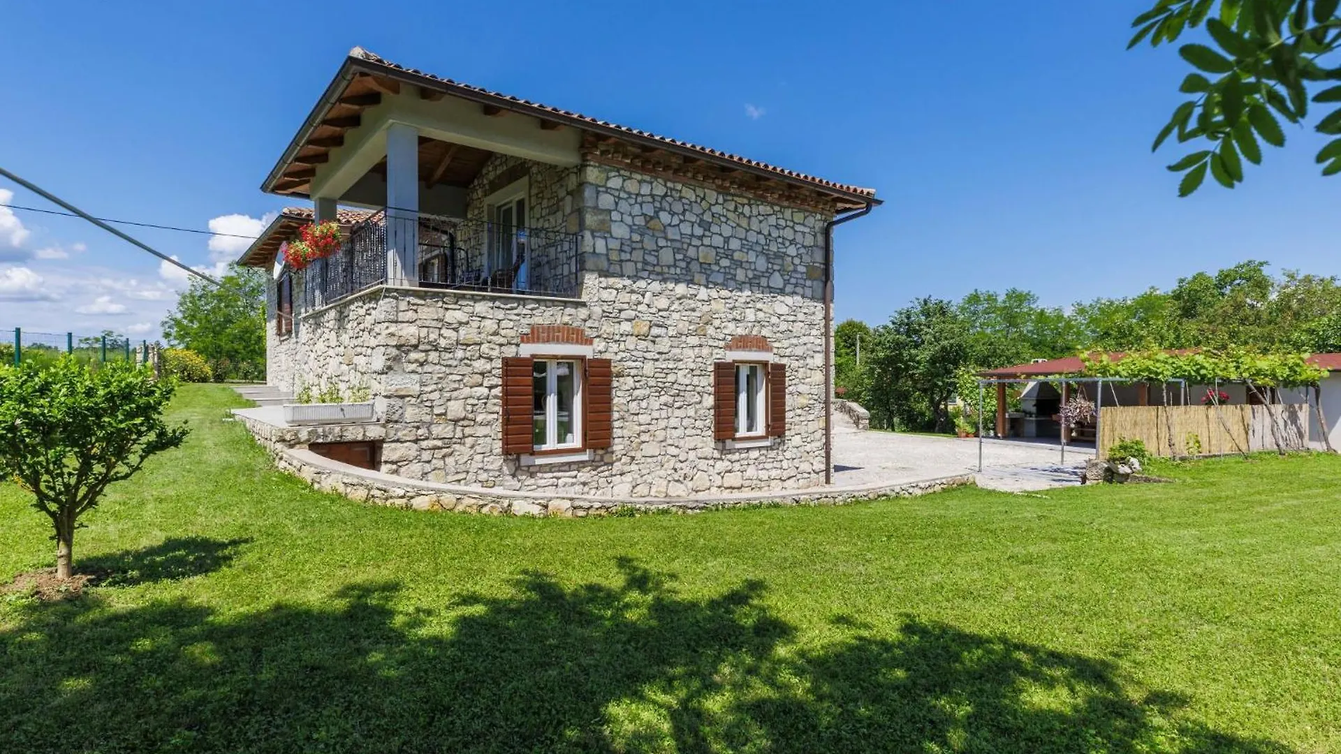 Holiday Home Old Stone Villa By Interhome Nedescina